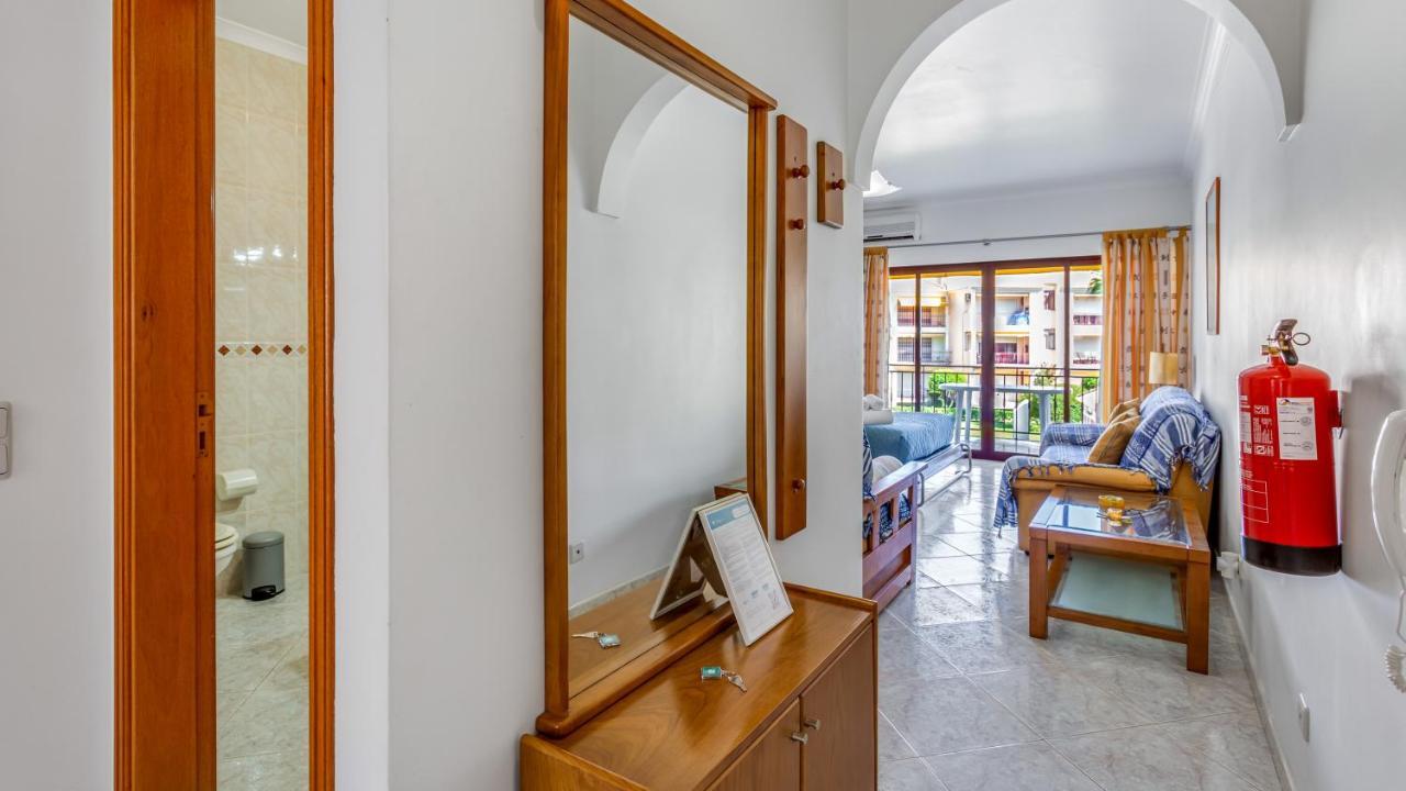 Serene Apartment W/ Balcony And Pool By Lovelystay Quarteira Luaran gambar