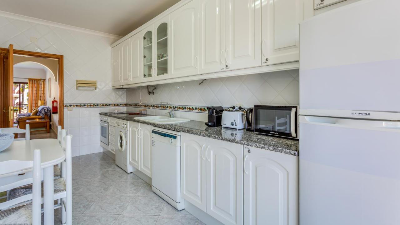 Serene Apartment W/ Balcony And Pool By Lovelystay Quarteira Luaran gambar