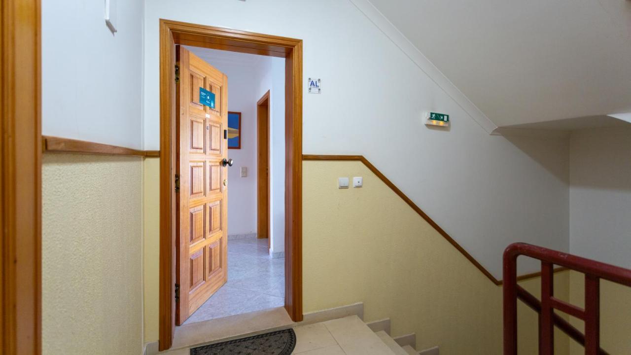 Serene Apartment W/ Balcony And Pool By Lovelystay Quarteira Luaran gambar
